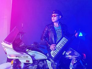 Hizrah Bacan Hidupkan Lagi Lagu Legendaris Resesi Dunia