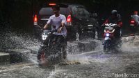 Hujan Deras, Jalan RC Veteran Jaksel Tergenang