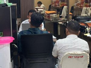 Suami Pelaku KDRT Gresik dan Selebgram Diamankan saat Nongkrong di Kafe