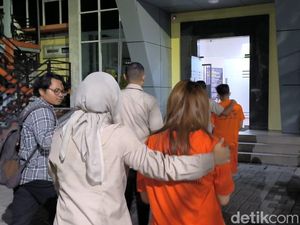 7 Fakta Ichlas dan Selebgram Selingkuhannya Jadi Tersangka Pornografi