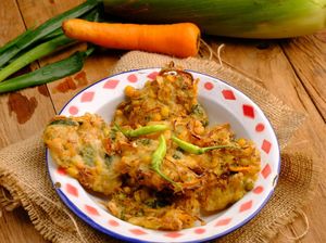 Menu Harian Ramadan 2: Berbuka dengan Bakwan Jamur Tiram dan Oseng Udang Pedas Menu Harian Ramadan 2: Berbuka dengan Bakwan Jamur Tiram dan Oseng Udang Pedas