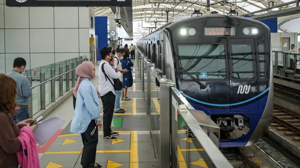 Jumlah Penumpang MRT Jakarta Naik
