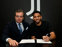Juventus Datangkan Lloyd Kelly dari Newcastle