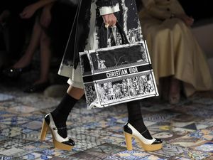 Harga Tas Branded Berpotensi Ikut Naik Efek Tarif Impor Trump