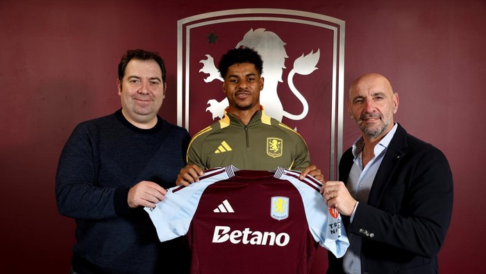 BIRMINGHAM, ENGLAND - FEBRUARY 02: Marcus Rashford of Aston Villa signs on loan for Aston Villa pictured with Damian Vidagany and Monchi at Bodymoor Heath training ground on February 02, 2025 in Birmingham, England. (Photo by Neville Williams/Aston Villa FC via Getty Images)
