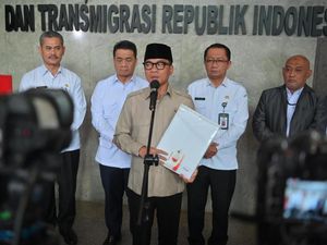 Video: Mendes Yandri Bakal Tindak Oknum Kades yang Pakai Dana Desa untuk Judol Video: Mendes Yandri Bakal Tindak Oknum Kades yang Pakai Dana Desa untuk Judol