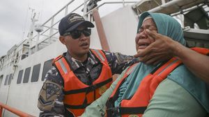 Jurnalis Metro TV Hilang di Laut, Tangis Sang Bunda Pecah