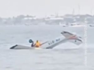 Pesawat Latih yang Jatuh di Laut Muncar Milik API Banyuwangi Pesawat Latih yang Jatuh di Laut Muncar Milik API Banyuwangi