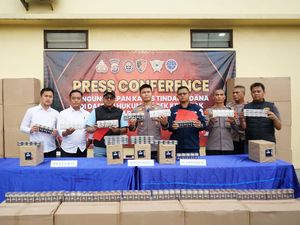 Polisi Gagalkan Penyelundupan 1,8 Juta Batang Rokok Ilegal di Merak Polisi Gagalkan Penyelundupan 1,8 Juta Batang Rokok Ilegal di Merak