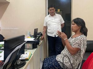 Dinsos Jakbar Akan Bina Chika Pengamen Waria yang Viral Ngamuk di Apotek Dinsos Jakbar Akan Bina Chika Pengamen Waria yang Viral Ngamuk di Apotek