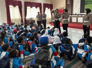 Polisi Sahabat Anak di Mojokerto Kenalkan Tertib Lalu Lintas Sejak Dini