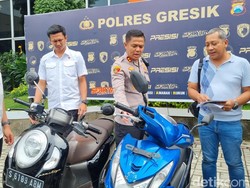 Senyum Semringah Pemilik Usai Motornya yang Dicuri Dikembalikan Polres Gresik