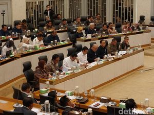 Bulog Ungkap Strategi Serap 3 Juta Ton Beras, Termasuk Libatkan TNI & Polri