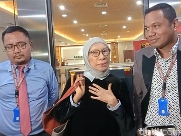 Ratna Sarumpaet Sentil Cucu yang Terlalu Ributkan Harta Orang Tua