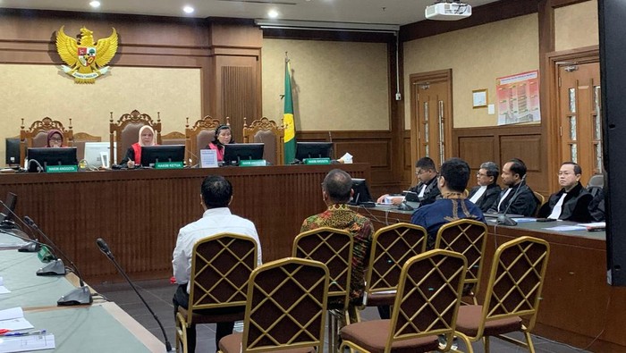 Sidang problem korupsi pengadaan APD COVID-19 (Mulia/detikcom) Sidang problem korupsi pengadaan APD COVID-19 (Mulia/detikcom)