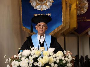 Wamenkeu Anggito Dikukuhkan sebagai Guru Besar UGM Wamenkeu Anggito Dikukuhkan sebagai Guru Besar UGM