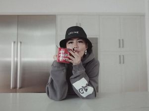 Agnez Mo Menang Kasasi, Tak Perlu Bayar Rp 1,5 M ke Ari Bias Agnez Mo Menang Kasasi, Tak Perlu Bayar Rp 1,5 M ke Ari Bias