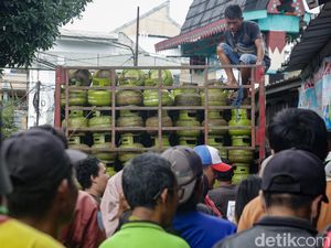 Video: Subpangkalan Bersyukur Distribusi Gas LPG 3 Kg Sudah Lancar Video: Subpangkalan Bersyukur Distribusi Gas LPG 3 Kg Sudah Lancar