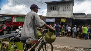Antrean LPG Masih Terjadi di Jakarta