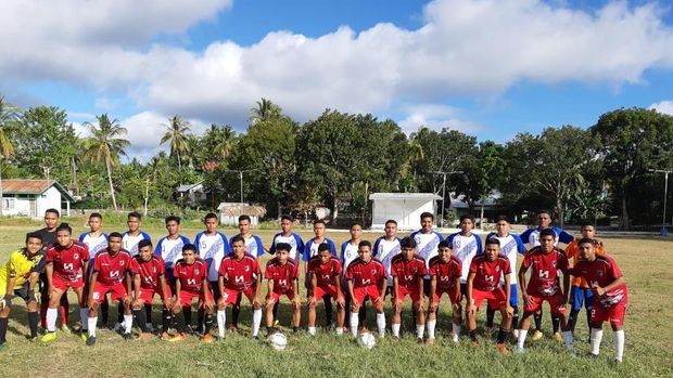 Bripka Ever dirikan Sekolah Sepakbola Putra Timor di Kabupaten Kupang NTT.