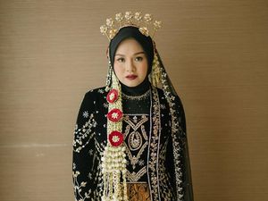 8 Foto Salma Salsabil Umumkan Sudah Melahirkan, Tampil dengan Hijab Pashmina 8 Foto Salma Salsabil Umumkan Sudah Melahirkan, Tampil dengan Hijab Pashmina
