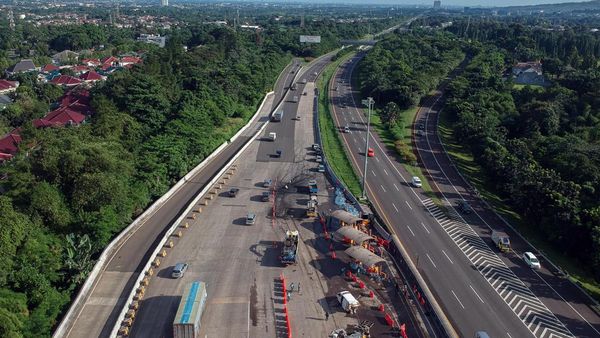 Foto Udara di TKP Kecelakaan Beruntun Tol Ciawi