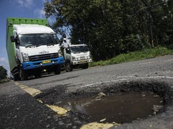 Jalur Pantura Banyak Jalan Berlubang, Tanggung Jawab Siapa?