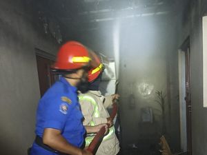 RS Mitra Delima Malang Kebakaran, Pasien Dievakuasi RS Mitra Delima Malang Kebakaran, Pasien Dievakuasi