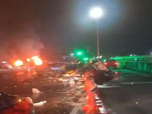 Truk Pencabut Nyawa Gentayangan di Jalanan Indonesia, Negara Tak Punya Solusi! Truk Pencabut Nyawa Gentayangan di Jalanan Indonesia, Negara Tak Punya Solusi!