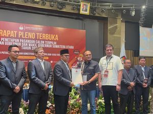Bobby-Surya Tak Hadir di Rapat Pleno KPU, Tim Pemenangan: Ada Hal Lain Bobby-Surya Tak Hadir di Rapat Pleno KPU, Tim Pemenangan: Ada Hal Lain
