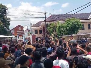 Warungnya Sepi, Bitner Sianturi Gugat Pedagang Sayur Keliling Rp 540 Juta Warungnya Sepi, Bitner Sianturi Gugat Pedagang Sayur Keliling Rp 540 Juta