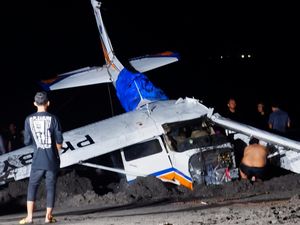 API Sebut Pesawat Latih di Banyuwangi Tidak Jatuh tapi Mendarat Darurat API Sebut Pesawat Latih di Banyuwangi Tidak Jatuh tapi Mendarat Darurat