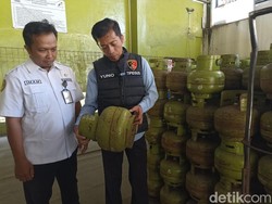 Polisi Sidak Pengecer LPG di Blitar Antisipasi Penimbunan