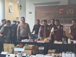 Modus Pabrik Narkoba Terbesar di Jabar: Cairan Dikemas di Botol Parfum