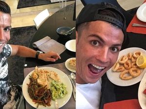 Cristiano Ronaldo Tetap Bugar di Usia 40 Tahun, Ini Pola Makannya Cristiano Ronaldo Tetap Bugar di Usia 40 Tahun, Ini Pola Makannya
