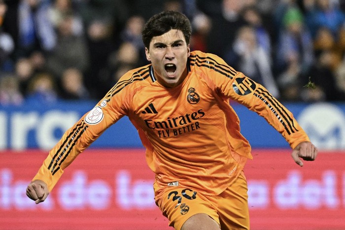 Gonzalo Garcia Real Madrids Spanish forward #30 Gonzalo Garcia celebrates scoring their third goal during the Spanish Copa del Rey (Kings Cup) quarter-final first leg football match between Club Deportivo Leganes SAD and Real Madrid CF at Butarque Municipal Stadium in Leganes on February 5, 2025. (Photo by JAVIER SORIANO / AFP)