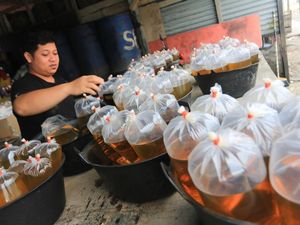 Harga Minyak Goreng Curah Naik Tembus Rp 20 Ribu/Liter Harga Minyak Goreng Curah Naik Tembus Rp 20 Ribu/Liter