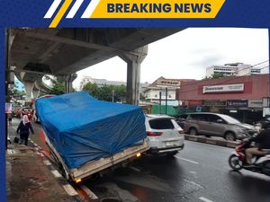 Hati-hati, Ada Truk Gangguan di Jl Wolter Monginsidi Arah Tendean Hati-hati, Ada Truk Gangguan di Jl Wolter Monginsidi Arah Tendean