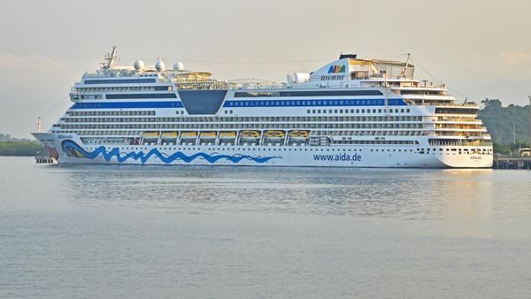 Kapal Pesiar ke-7 Bersandar di Lombok