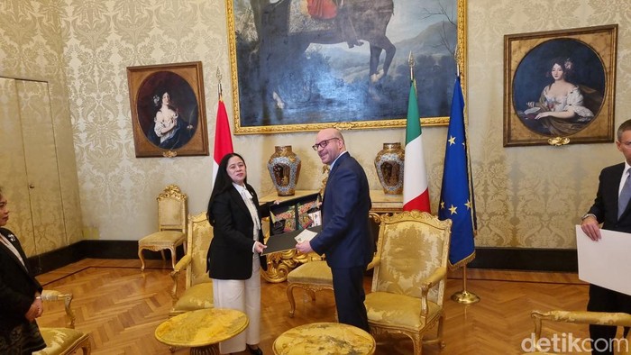 Ketua DPR RI Puan Maharani berjumpa  Presiden Kamar Deputi atau pimpinan DPR Italia Lorenzo Fontana. (Gibran/detikcom).