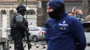 Momen Polisi Belgia Buru Pelaku Penembakan ke Terowongan Metro