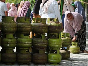 Operasi Pasar LPG Subsidi di Aceh Operasi Pasar LPG Subsidi di Aceh