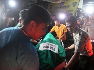 Pemulangan Jenazah Korban Kecelakaan di Gerbang Tol Ciawi Pemulangan Jenazah Korban Kecelakaan di Gerbang Tol Ciawi