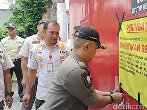 Gudang Pengolahan Tembakau di Bojonegoro yang Keluarkan Bau Busuk Ditutup Gudang Pengolahan Tembakau di Bojonegoro yang Keluarkan Bau Busuk Ditutup