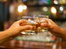 Loker Unik di Australia, Keliling Dunia-Mabuk Digaji Rp 1,6 Miliar