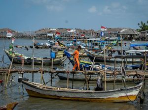 Ribuan Nelayan di Banten Rugi Miliaran Akibat Pagar Laut Ribuan Nelayan di Banten Rugi Miliaran Akibat Pagar Laut
