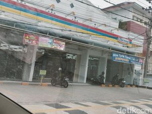 Minimarket Bodong di Bojonegoro Ancam Toko Kelontong-Pasar Tradisional