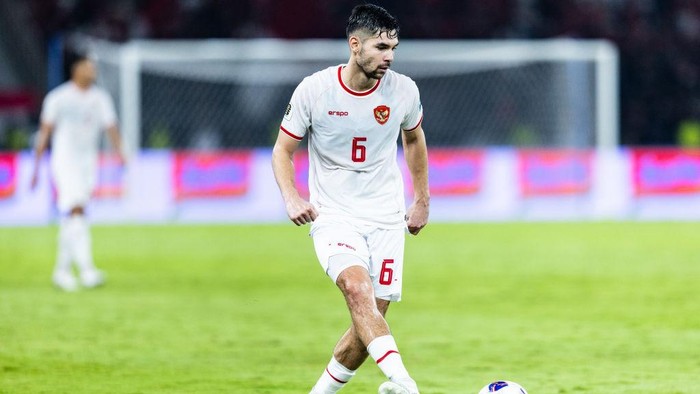 Sandy Walsh of Indonesia plays during the FIFA World Cup Asian 3rd Qualifier Group C match against Saudi Arabia at Gelora Bung Karno Stadium in Jakarta, Indonesia, on November 19, 2024. (Photo by Garry Lotulung/NurPhoto via Getty Images)