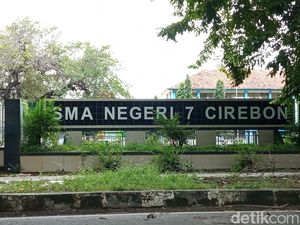 Status Kepsek-Staf SMAN 7 Cirebon Usai Tersandung Kasus Pemotongan PIP Status Kepsek-Staf SMAN 7 Cirebon Usai Tersandung Kasus Pemotongan PIP