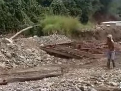 Warga Bone Bolango Tangkap Ular Piton 6,5 Meter Usai Mangsa Ayam